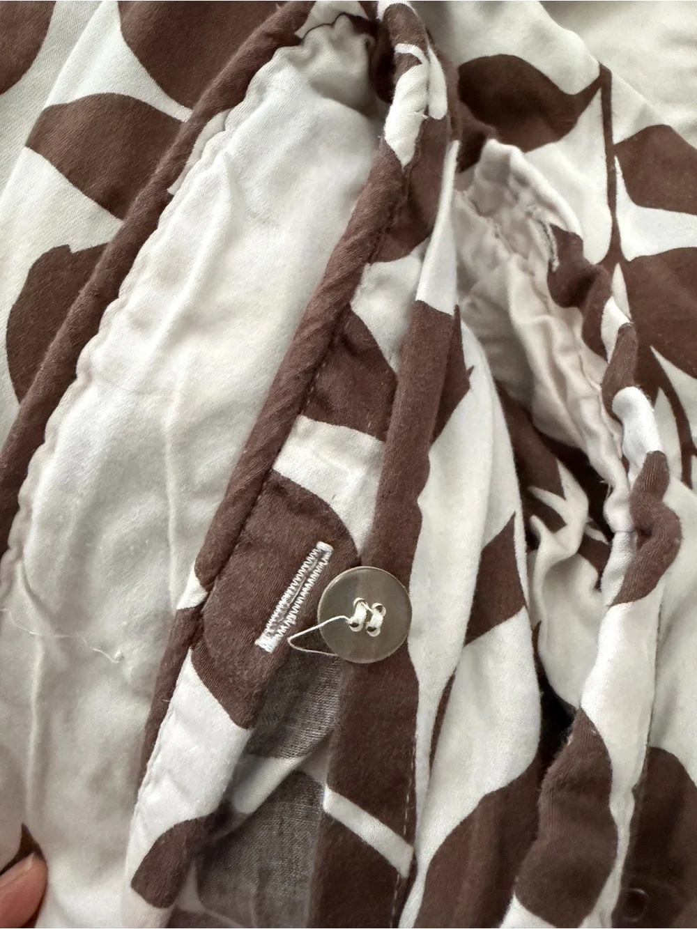 King Duvet Brown & White Leaf Print Set and 2 Euro sham covers